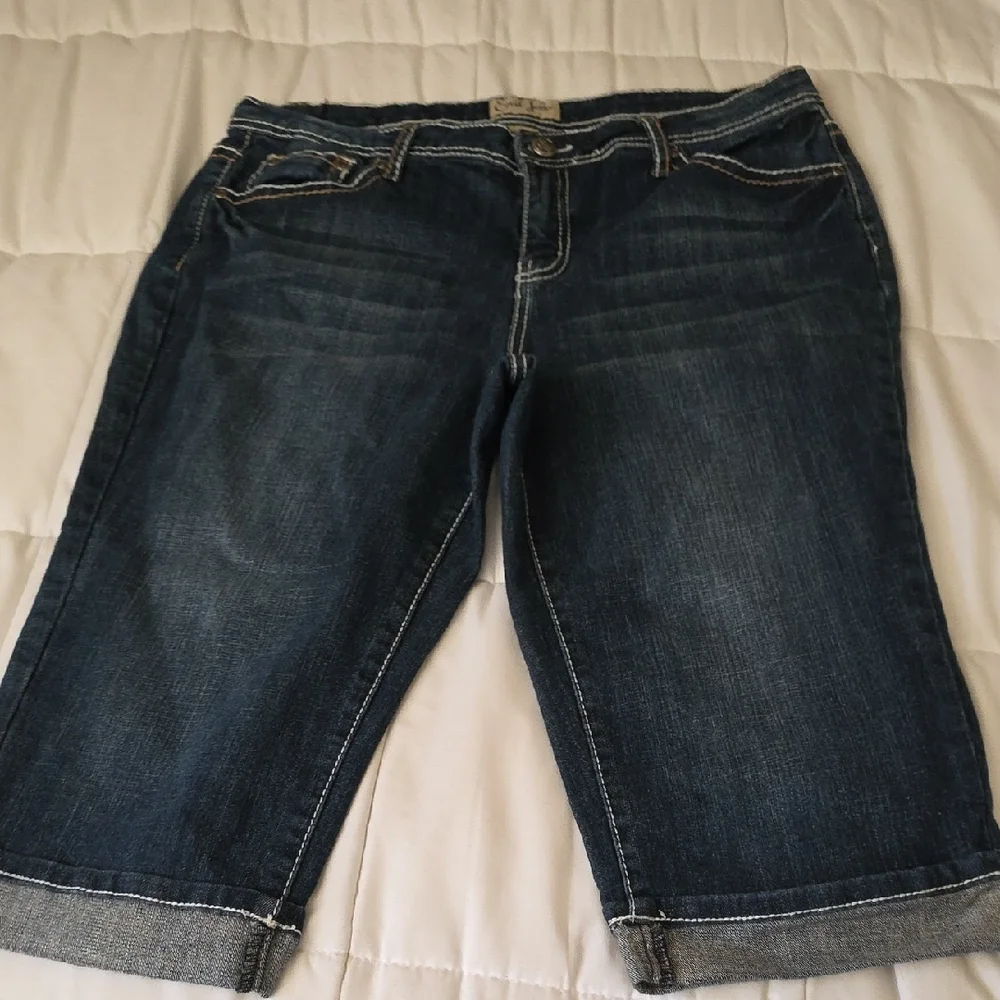 Earl Jeans Women's Navy Cropped Denim Capri Size 12